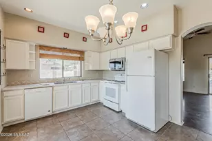 2525 N Camino Reloj, Green Valley, AZ 85614 - Photo 7