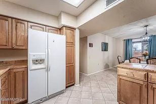 942 W Calle Del Regalo, Green Valley, AZ 85614 - Photo 11