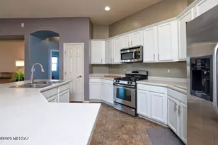 12554 N Gentle Rain Dr, Marana, AZ 85658 - Photo 9