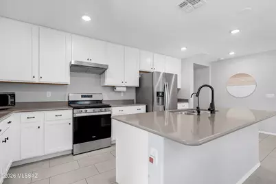 8770 E Stone Meadow Circle, Tucson, AZ 85730 - Photo 13