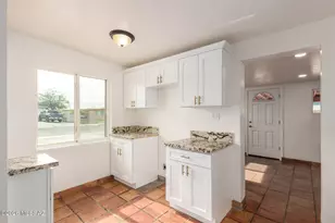 4571 E 32nd St, Tucson, AZ 85711 - Photo 11