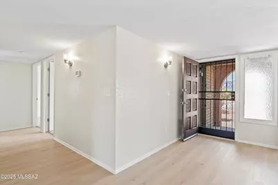 9422 E Barrudean Hills Street, Tucson, AZ 85710 - Photo 5