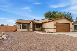 5990 S Pin Oak Dr, Tucson, AZ 85746 - Photo 1