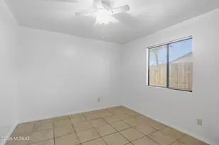 5990 S Pin Oak Dr, Tucson, AZ 85746 - Photo 11