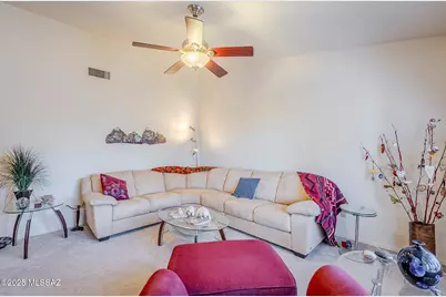 2240 S Quail Hollow Drive, Tucson, AZ 85710 - Photo 9