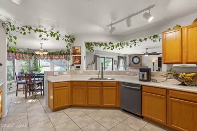 3457 N Crystal Hill Avenue, Tucson, AZ 85745 - Photo 9