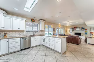 251 W San Ignacio, Green Valley, AZ 85614 - Photo 13