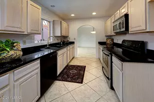 724 W Roller Coaster Rd, Tucson, AZ 85704 - Photo 9