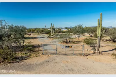 6675 Blue Boulevard, Tucson, AZ 85743 - Photo 3