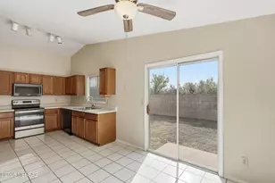 8818 E Rose Tree Dr, Tucson, AZ 85730 - Photo 9