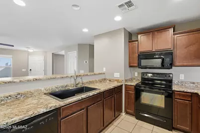 8763 N Black Pine Drive, Tucson, AZ 85743 - Photo 11