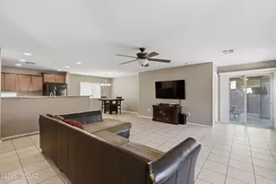 8763 N Black Pine Dr, Tucson, AZ 85743 - Photo 5