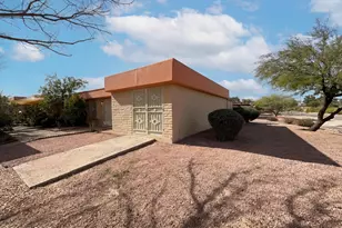7802 E Kenyon Dr, Tucson, AZ 85710 - Photo 17