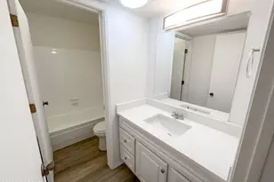 7802 E Kenyon Dr, Tucson, AZ 85710 - Photo 7