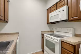 1810 E Blacklidge Dr, Tucson, AZ 85719 - Photo 15