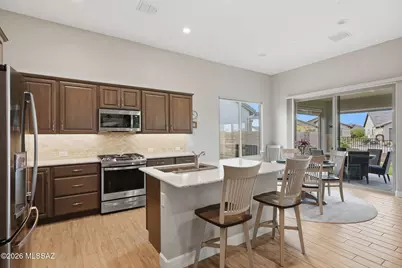 1432 E Golden Rock Way, Green Valley, AZ 85614 - Photo 5