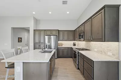 1432 E Golden Rock Way, Green Valley, AZ 85614 - Photo 15