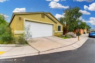 433 E Geronimo Bluff Loop, Tucson, AZ 85705 - Photo 3