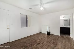 433 E Geronimo Bluff Loop, Tucson, AZ 85705 - Photo 15