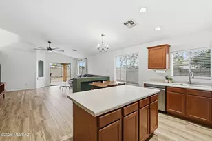 3670 W TYBOLT Dr, Tucson, AZ 85746 - Photo 15