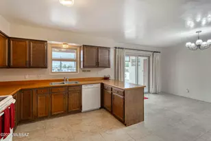 921 S Abrego Dr, Green Valley, AZ 85614 - Photo 11