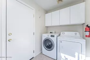 1917 E Orchid Ln, Green Valley, AZ 85614 - Photo 7