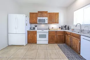 1230 N Via Alamos, Green Valley, AZ 85614 - Photo 17