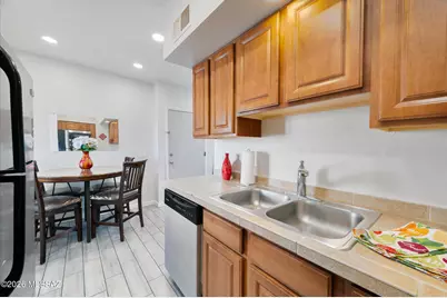 1810 E Blacklidge Drive #322, Tucson, AZ 85719 - Photo 15