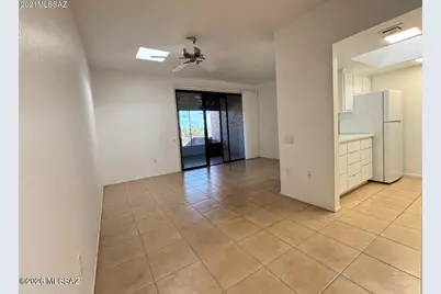 1364 W Desert Hills Drive, Green Valley, AZ 85622 - Photo 3