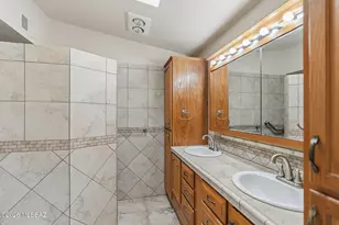 10211 E Rio De Oro Pl, Tucson, AZ 85749 - Photo 17