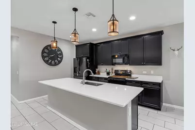 10857 W Sarabella Drive, Marana, AZ 85653 - Photo 11