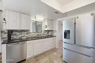 1340 N Placita Parasol, Green Valley, AZ 85614 - Photo 11