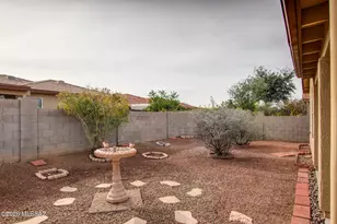 9410 E Grapevine Spring Pl, Tucson, AZ 85710 - Photo 29