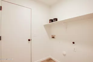 9410 E Grapevine Spring Pl, Tucson, AZ 85710 - Photo 23