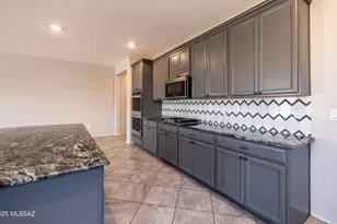 8820 E Stone Meadow Cir, Tucson, AZ 85730 - Photo 9