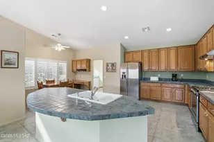 38511 S Lake Crest Dr, Tucson, AZ 85739 - Photo 11