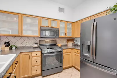 8866 E Desert Lily Place, Tucson, AZ 85715 - Photo 11