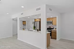 9056 E Calle Norlo, Tucson, AZ 85710 - Photo 7