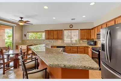 6041 W Ten Star Drive, Tucson, AZ 85713 - Photo 11