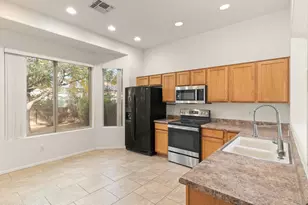 9337 N Indian Summer Dr, Tucson, AZ 85743 - Photo 13