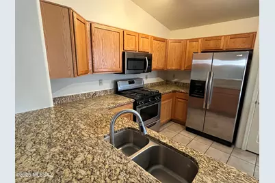 2252 W Silver River Way, Tucson, AZ 85745 - Photo 5