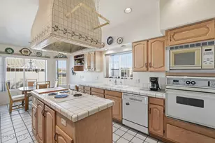 132 W Calle Manantial Kent, Green Valley, AZ 85614 - Photo 13