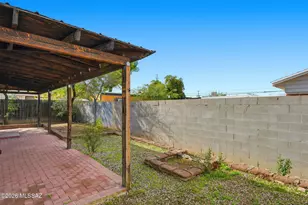 121 W Birdman Dr, Tucson, AZ 85705 - Photo 21