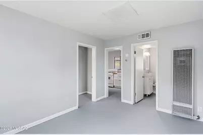 121 W Birdman Drive, Tucson, AZ 85705 - Photo 11