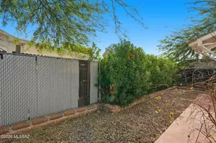 121 W Birdman Dr, Tucson, AZ 85705 - Photo 25