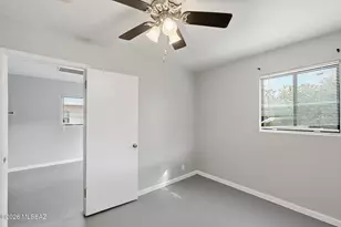 121 W Birdman Dr, Tucson, AZ 85705 - Photo 15