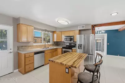 7433 E Kenyon Drive, Tucson, AZ 85710 - Photo 9