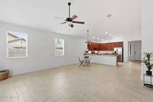 835 N Robb Hill Pl, Tucson, AZ 85710 - Photo 3