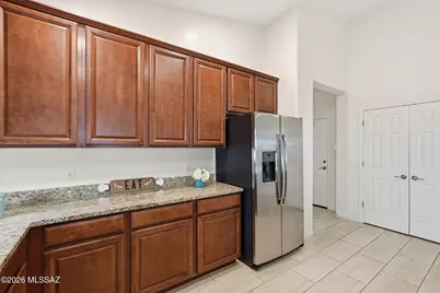 835 N Robb Hill Place, Tucson, AZ 85710 - Photo 13