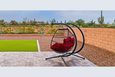 10820 N Iron Peak Drive, Oro Valley, AZ 85742 - Photo 3